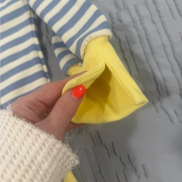 NWOT Striped Blue and Yellow Sweatshirt XS-Large - Picture 5 of 9